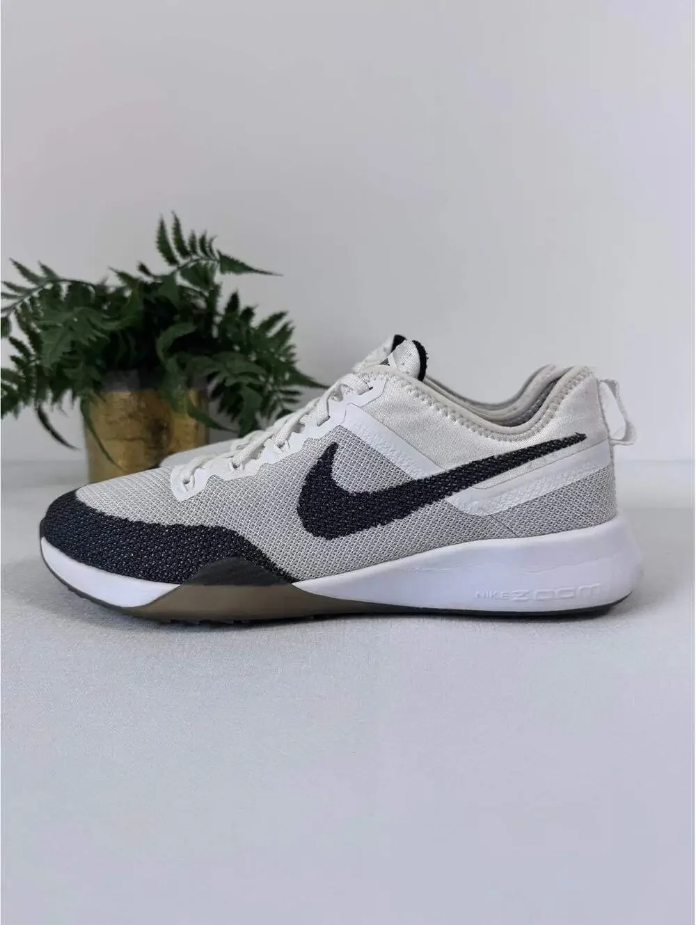 Nike Air Zoom TR Dynamic Training Shoes White Black Women’s 8.5 Cross Training